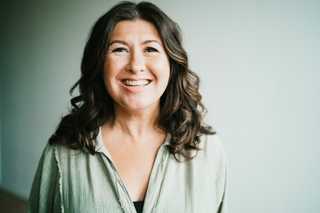 Speaker Irene Lyon image
